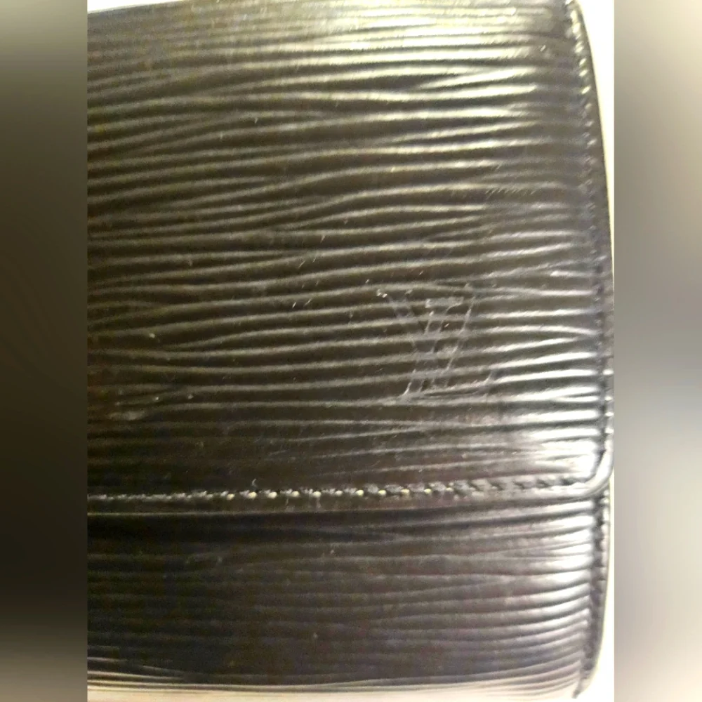 Authentic LV Black ⚫️ Epi Wallet